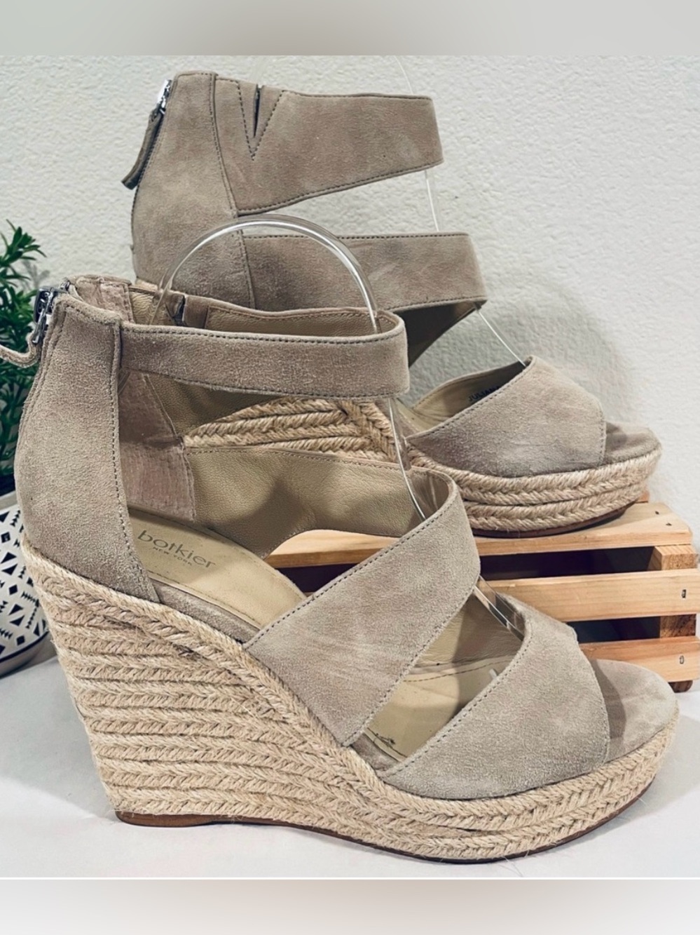 Botkier NY “Julian” Taupe Suede Espradille Jute Wedge Sandals | NWOT